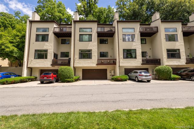 359 N Greeley Avenue, Chappaqua, NY 10514