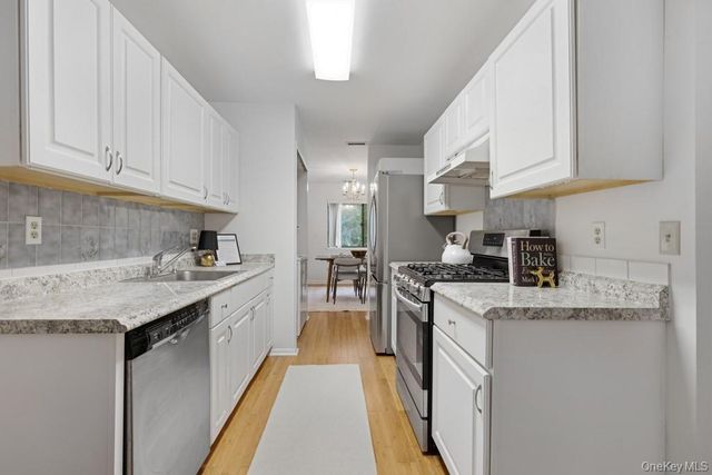 359 N Greeley Avenue, Chappaqua, NY 10514