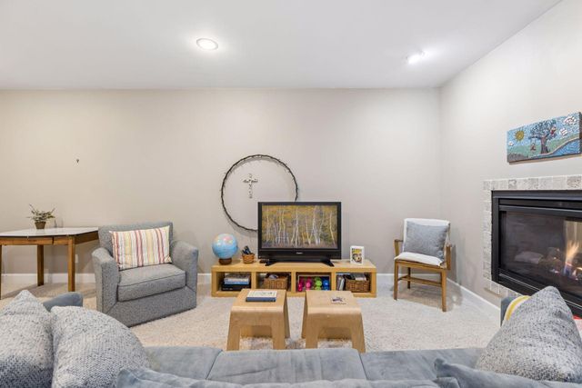 9265 Cortland Alcove, Woodbury, MN 55125