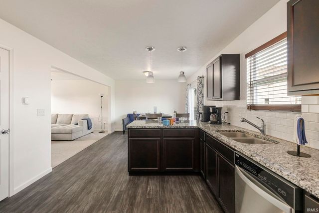 4407 Sapphire Drive, South Bend, IN 46628
