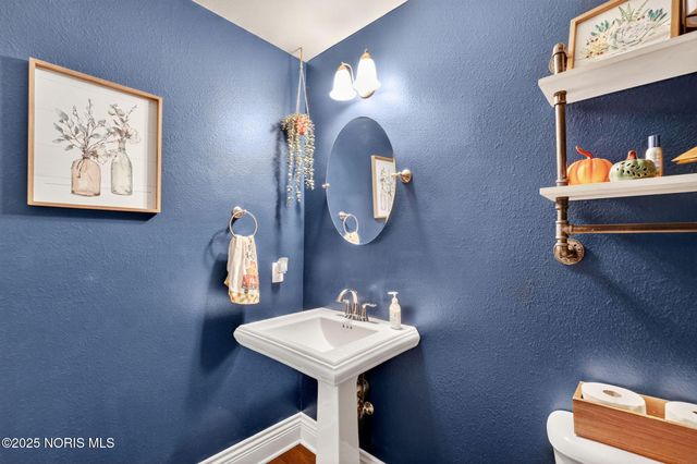 4911 Prestonwood Road, Perrysburg, OH 43551