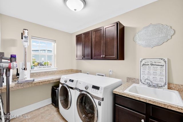 4911 Prestonwood Road, Perrysburg, OH 43551