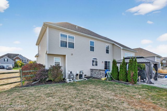 4911 Prestonwood Road, Perrysburg, OH 43551