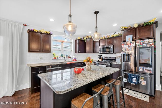 4911 Prestonwood Road, Perrysburg, OH 43551