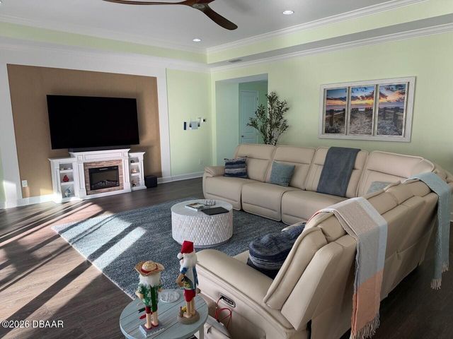 621 Hang Loose Way, Daytona Beach, FL 32124