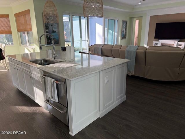 621 Hang Loose Way, Daytona Beach, FL 32124