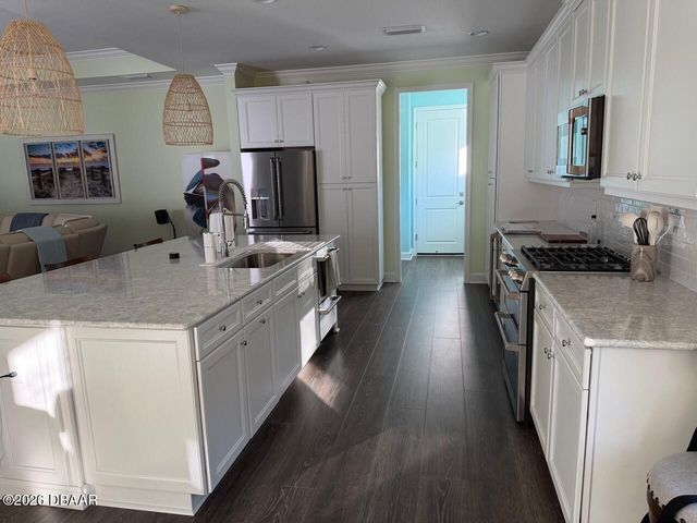 621 Hang Loose Way, Daytona Beach, FL 32124