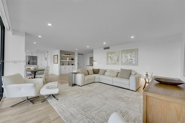 936 Intracoastal Dr 7G, Fort Lauderdale, FL 33304