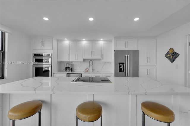 936 Intracoastal Dr 7G, Fort Lauderdale, FL 33304