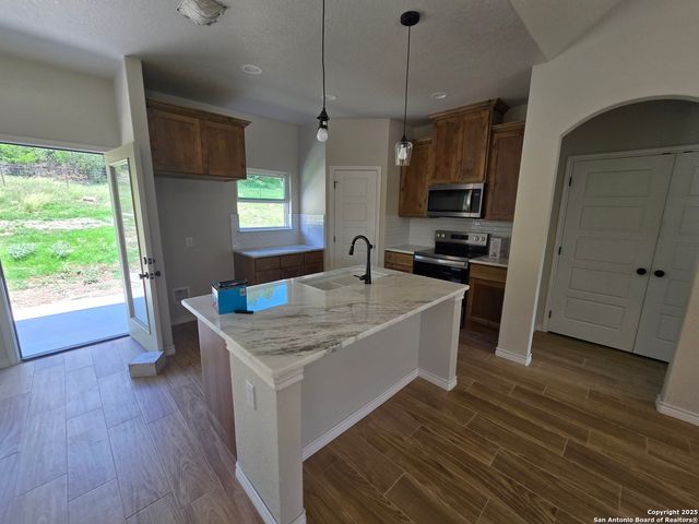 1288 lavaca, Canyon Lake, TX 78133