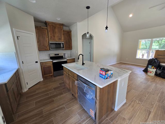 1288 lavaca, Canyon Lake, TX 78133