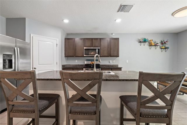 9210 WATOLLA DRIVE, Thonotosassa, FL 33592