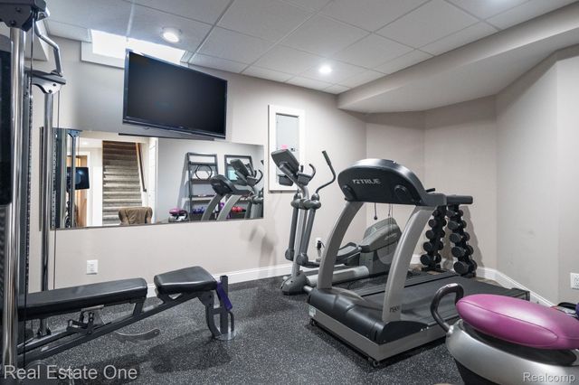 13255 Maple Lawn Drive, Shelby Charter Township, MI 48315