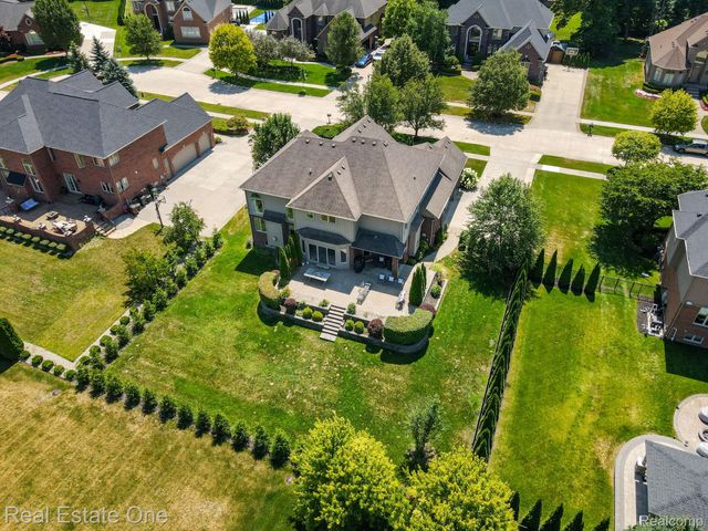 13255 Maple Lawn Drive, Shelby Charter Township, MI 48315