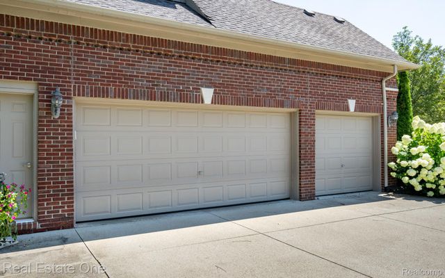 13255 Maple Lawn Drive, Shelby Charter Township, MI 48315