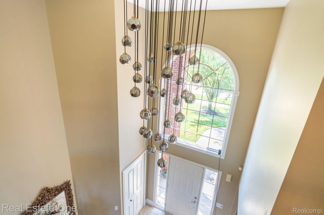 13255 Maple Lawn Drive, Shelby Charter Township, MI 48315
