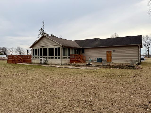 2110 E 700 S, North Judson, IN 46366