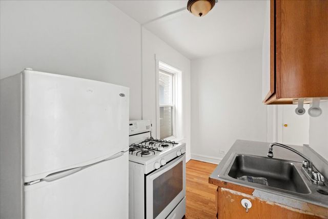 654 W Oakdale Avenue 1S, Chicago, IL 60657