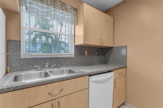 3868 SW 107th Ave 5-11, Miami, FL 33165