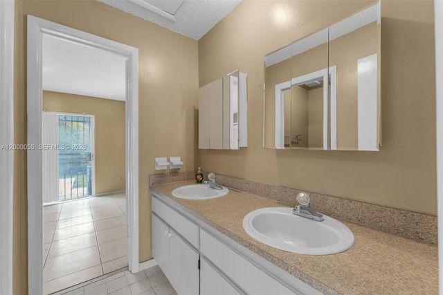 3868 SW 107th Ave 5-11, Miami, FL 33165