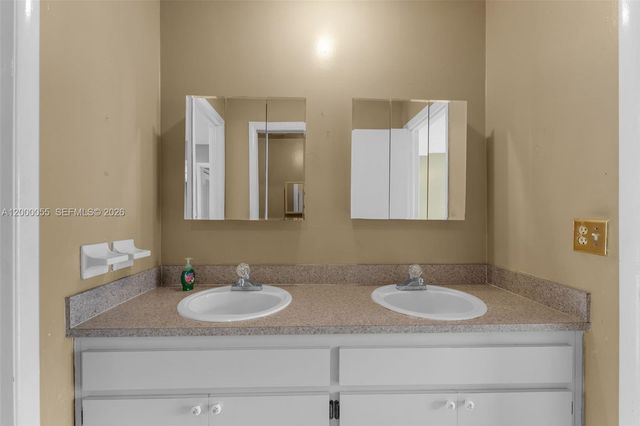 3868 SW 107th Ave 5-11, Miami, FL 33165