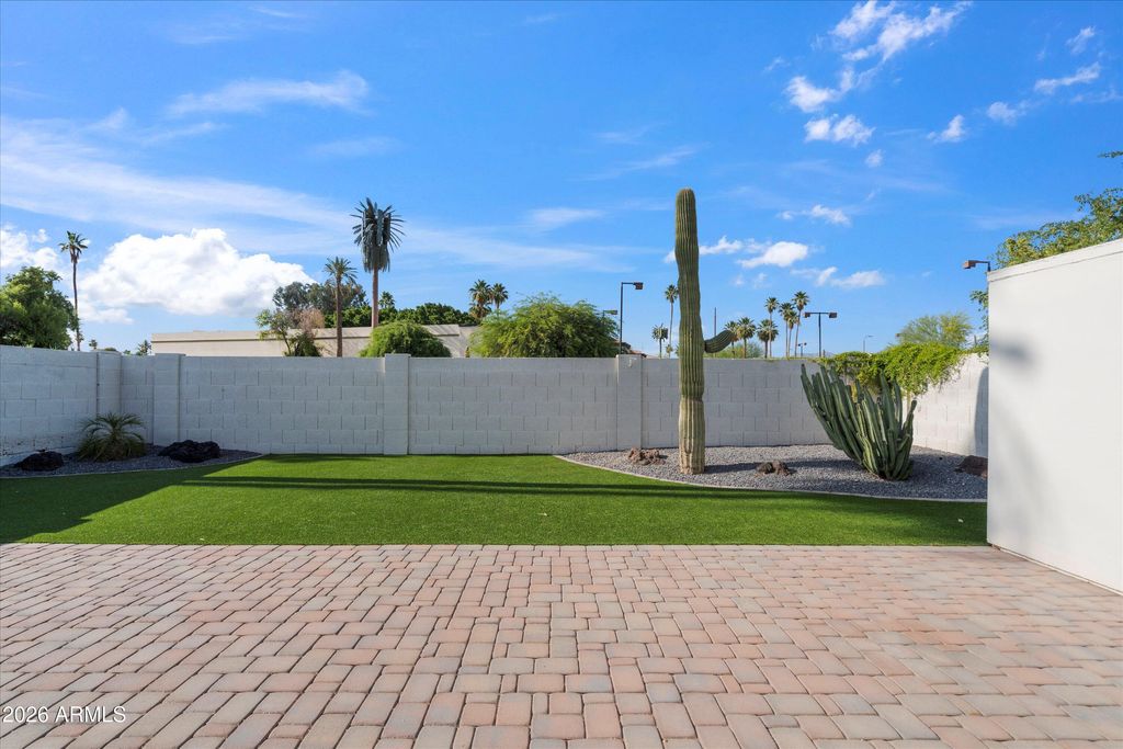 Image 28 of property listing at 8758 E VIA DE VIVA --, Scottsdale, AZ 85258