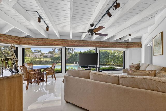 4881 Pineview Circle, Delray Beach, FL 33445