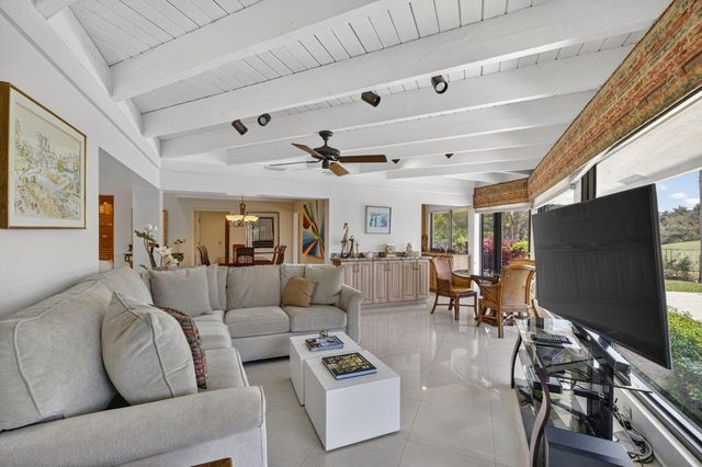 4881 Pineview Circle, Delray Beach, FL 33445