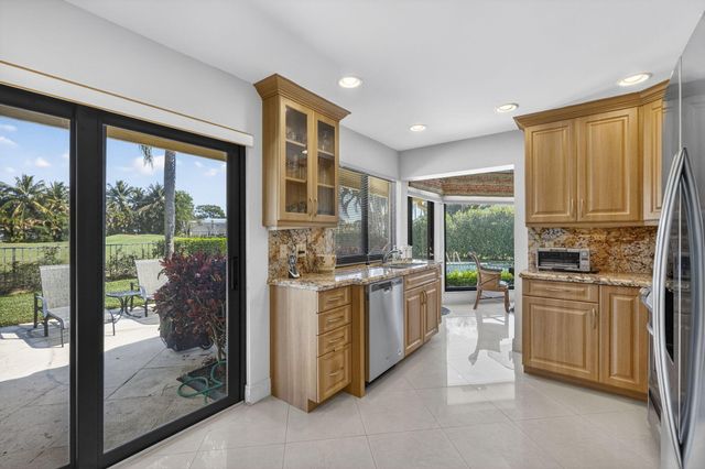 4881 Pineview Circle, Delray Beach, FL 33445