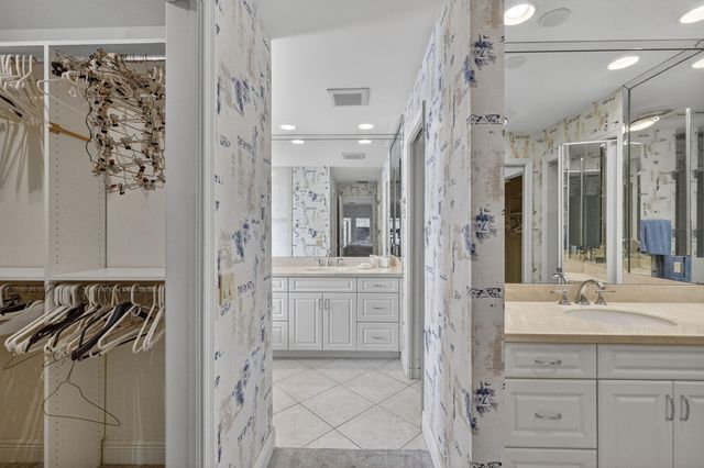 4881 Pineview Circle, Delray Beach, FL 33445