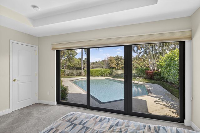 4881 Pineview Circle, Delray Beach, FL 33445