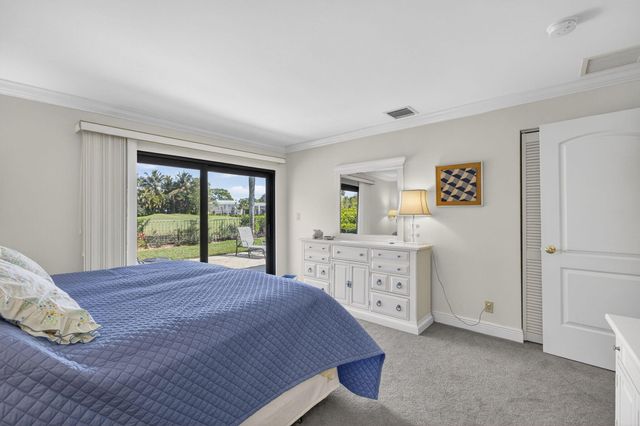 4881 Pineview Circle, Delray Beach, FL 33445