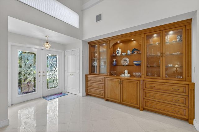 4881 Pineview Circle, Delray Beach, FL 33445