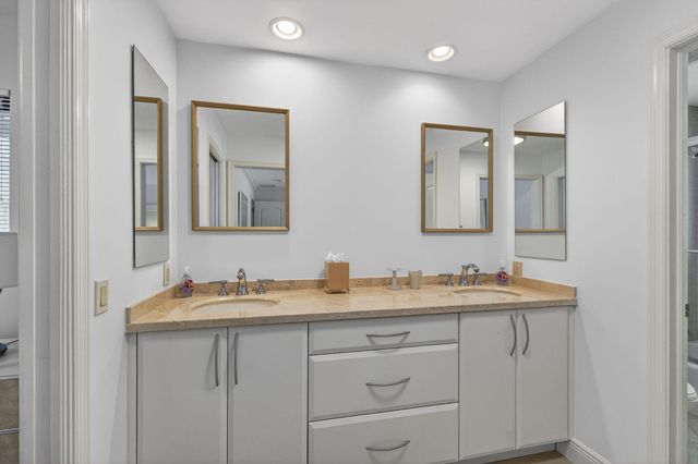 4881 Pineview Circle, Delray Beach, FL 33445