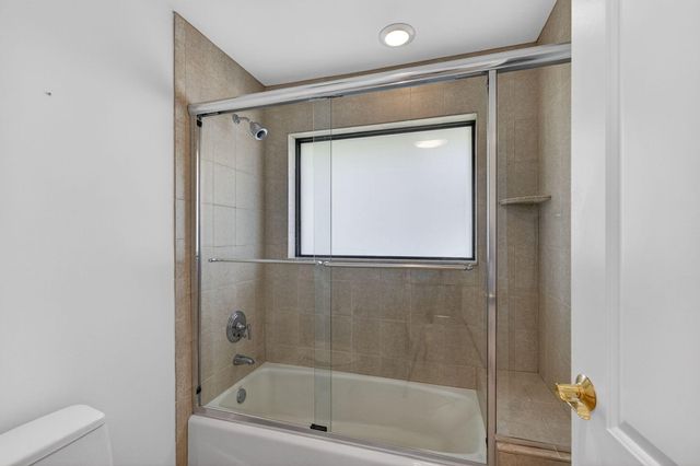 4881 Pineview Circle, Delray Beach, FL 33445