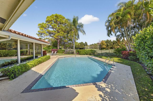 4881 Pineview Circle, Delray Beach, FL 33445