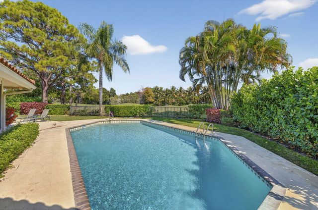 4881 Pineview Circle, Delray Beach, FL 33445