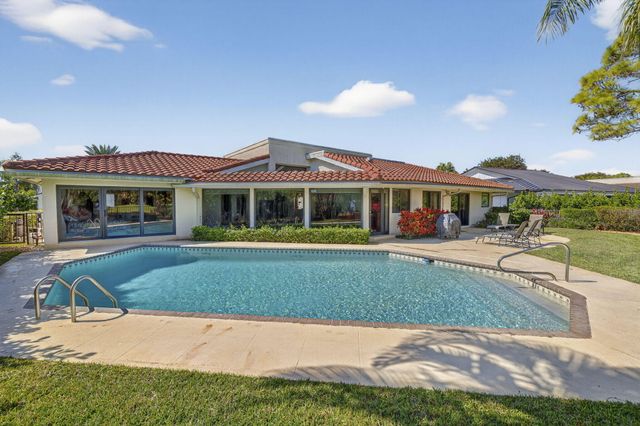 4881 Pineview Circle, Delray Beach, FL 33445