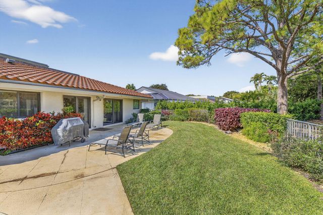 4881 Pineview Circle, Delray Beach, FL 33445