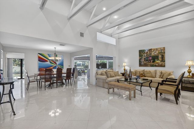 4881 Pineview Circle, Delray Beach, FL 33445