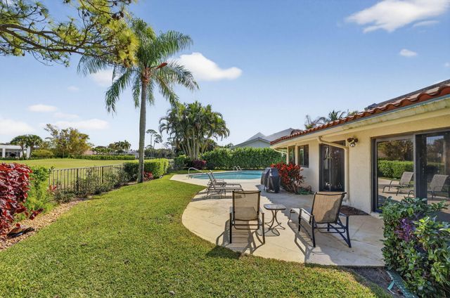 4881 Pineview Circle, Delray Beach, FL 33445