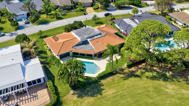 4881 Pineview Circle, Delray Beach, FL 33445