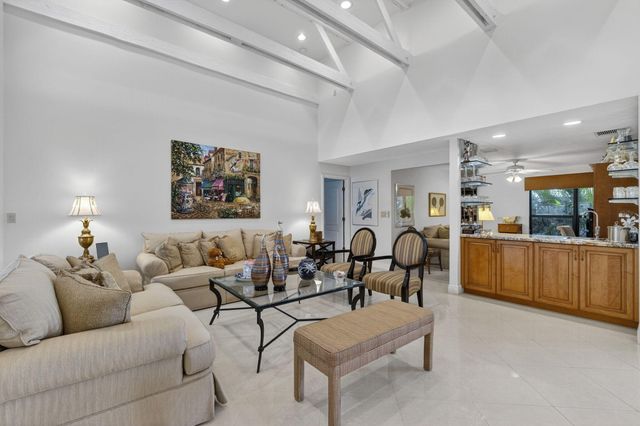 4881 Pineview Circle, Delray Beach, FL 33445