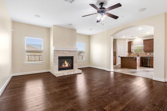 328 Country Crossing Circle, Magnolia, TX 77354
