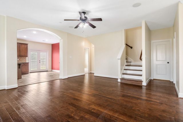 328 Country Crossing Circle, Magnolia, TX 77354