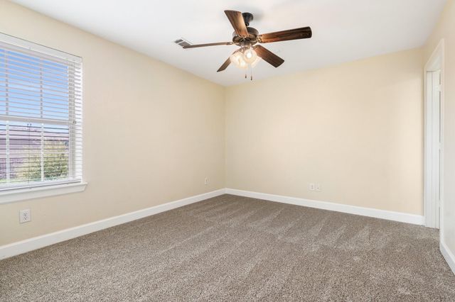 328 Country Crossing Circle, Magnolia, TX 77354