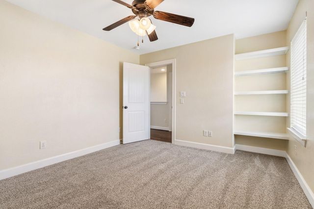 328 Country Crossing Circle, Magnolia, TX 77354