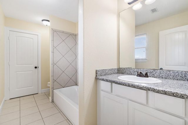 328 Country Crossing Circle, Magnolia, TX 77354