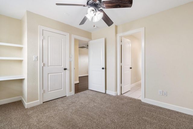 328 Country Crossing Circle, Magnolia, TX 77354