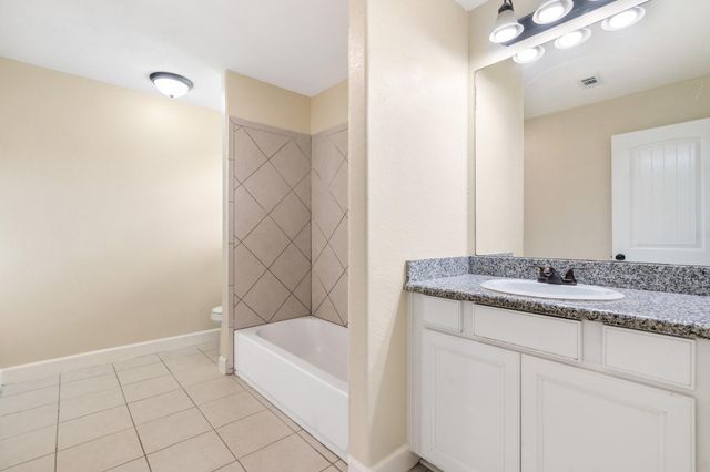 328 Country Crossing Circle, Magnolia, TX 77354